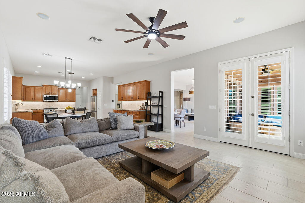 6738 Rachael Way Gilbert, AZ 85298 - Photo 18 of 58 Light and Bright