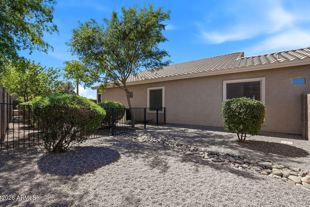 6738 Rachael Way Gilbert, AZ 85298 - Photo 42 of 58 Large Side Yard
