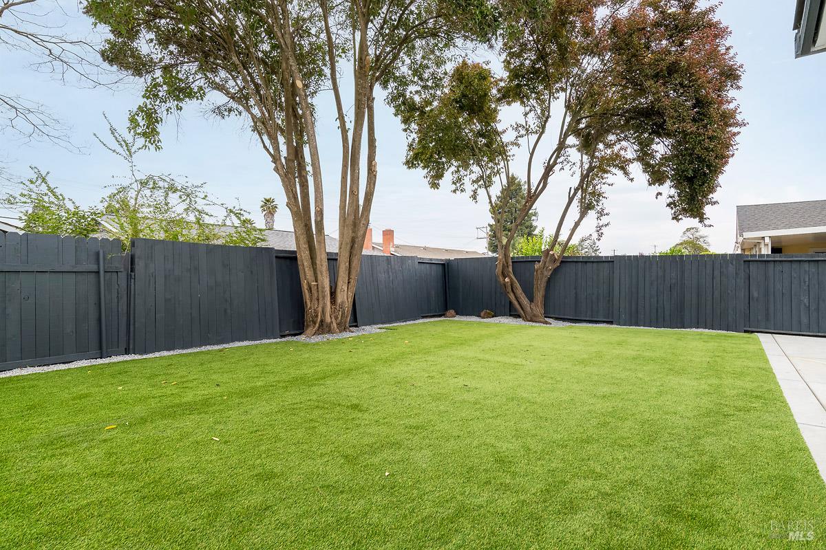 7685 Beverly Drive Rohnert Park, CA 94928 - Photo 16 of 23