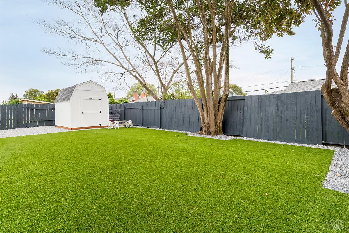 7685 Beverly Drive Rohnert Park, CA 94928 - Photo 18 of 23