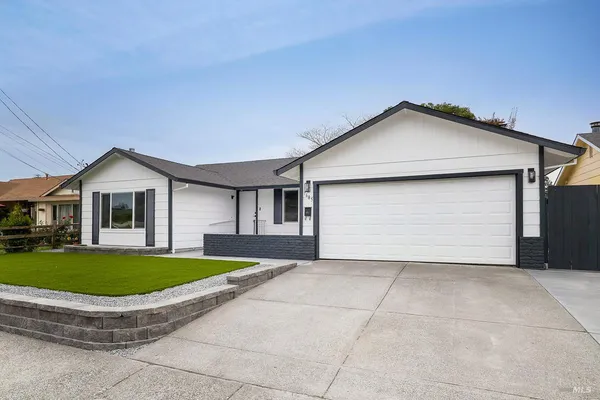 $819,000 | 7685 Beverly Drive, Rohnert Park, CA 94928