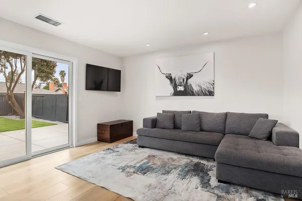 $819,000 | 7685 Beverly Drive, Rohnert Park, CA 94928