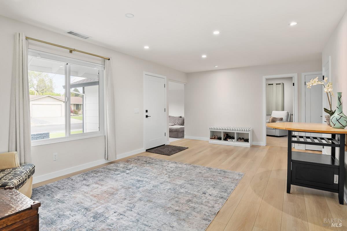 7685 Beverly Drive Rohnert Park, CA 94928 - Photo 8 of 23