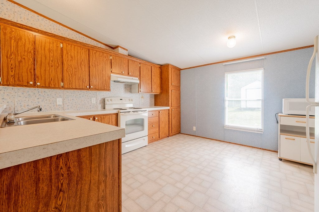 228 South Greever Street Rural Retreat, VA 24368 - Photo 12 of 47 Gallery Image 12
