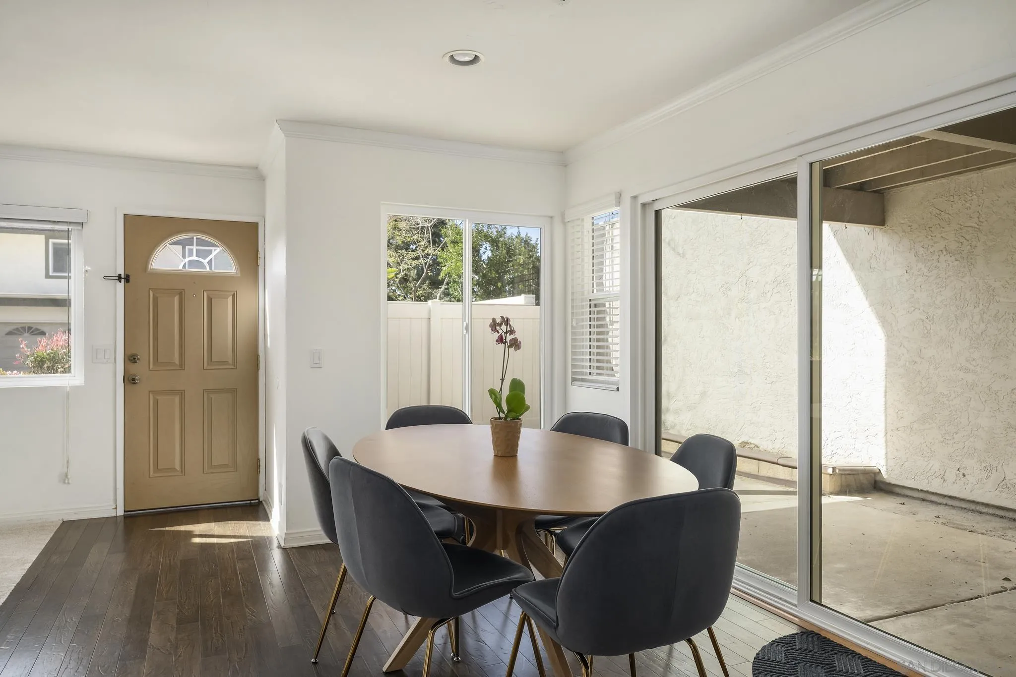 183 Countryhaven Road Encinitas, CA 92024 - Photo 6 of 28 a dining room with furniture and window