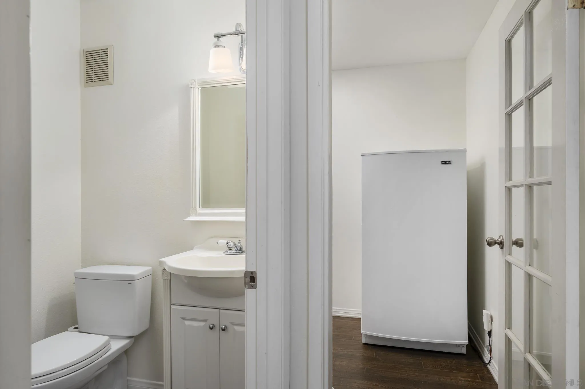 183 Countryhaven Road Encinitas, CA 92024 - Photo 8 of 28 a bathroom with a sink a toilet and shower