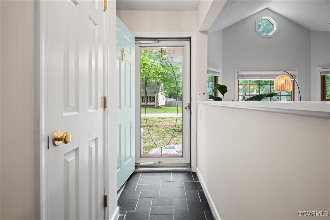 8613 Pleasant Ridge Road Richmond, VA 23237 - Photo 4 of 39 Gallery Image 4