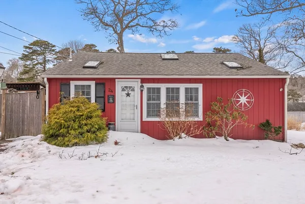 $415,000 | 24 E Road, Mashpee, MA 02649