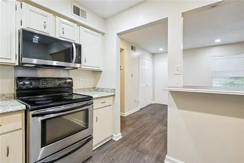 $110,000 | 1161 Lake Avenue, Unit 222, Metairie, LA 70005