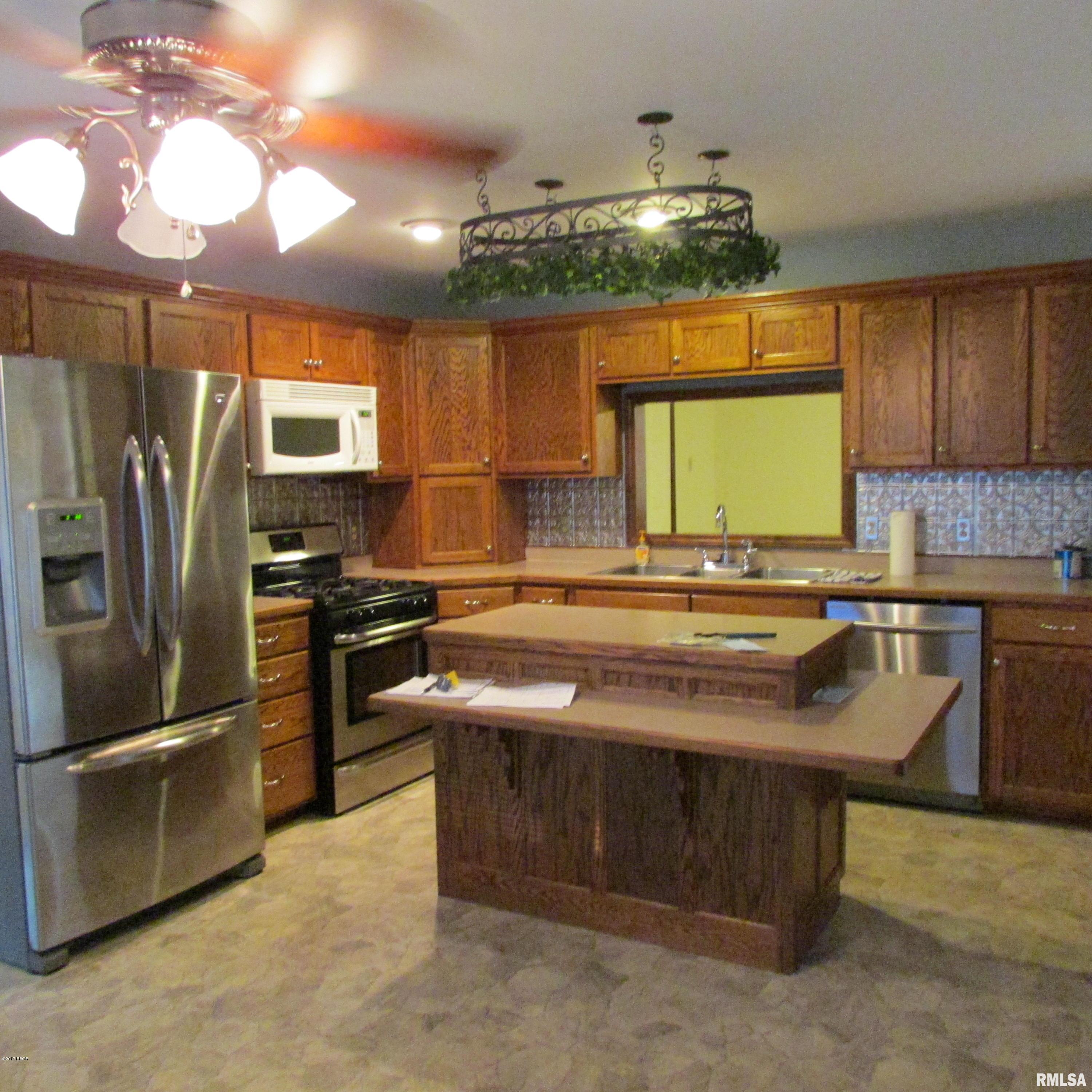 416 Bixler Road Eldorado, IL 62930 - Photo 20 of 39 Gallery Image 20