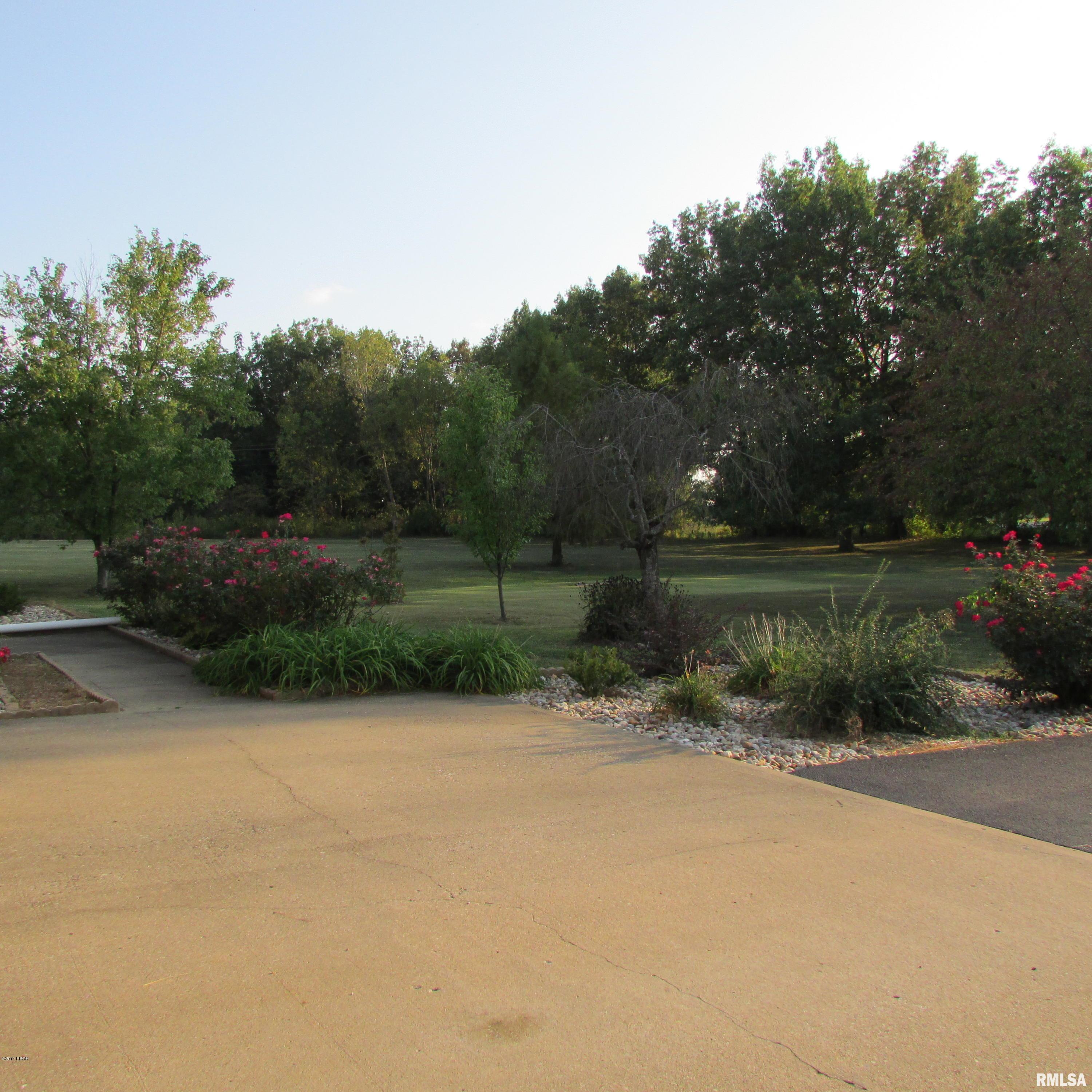 416 Bixler Road Eldorado, IL 62930 - Photo 36 of 39 Gallery Image 36