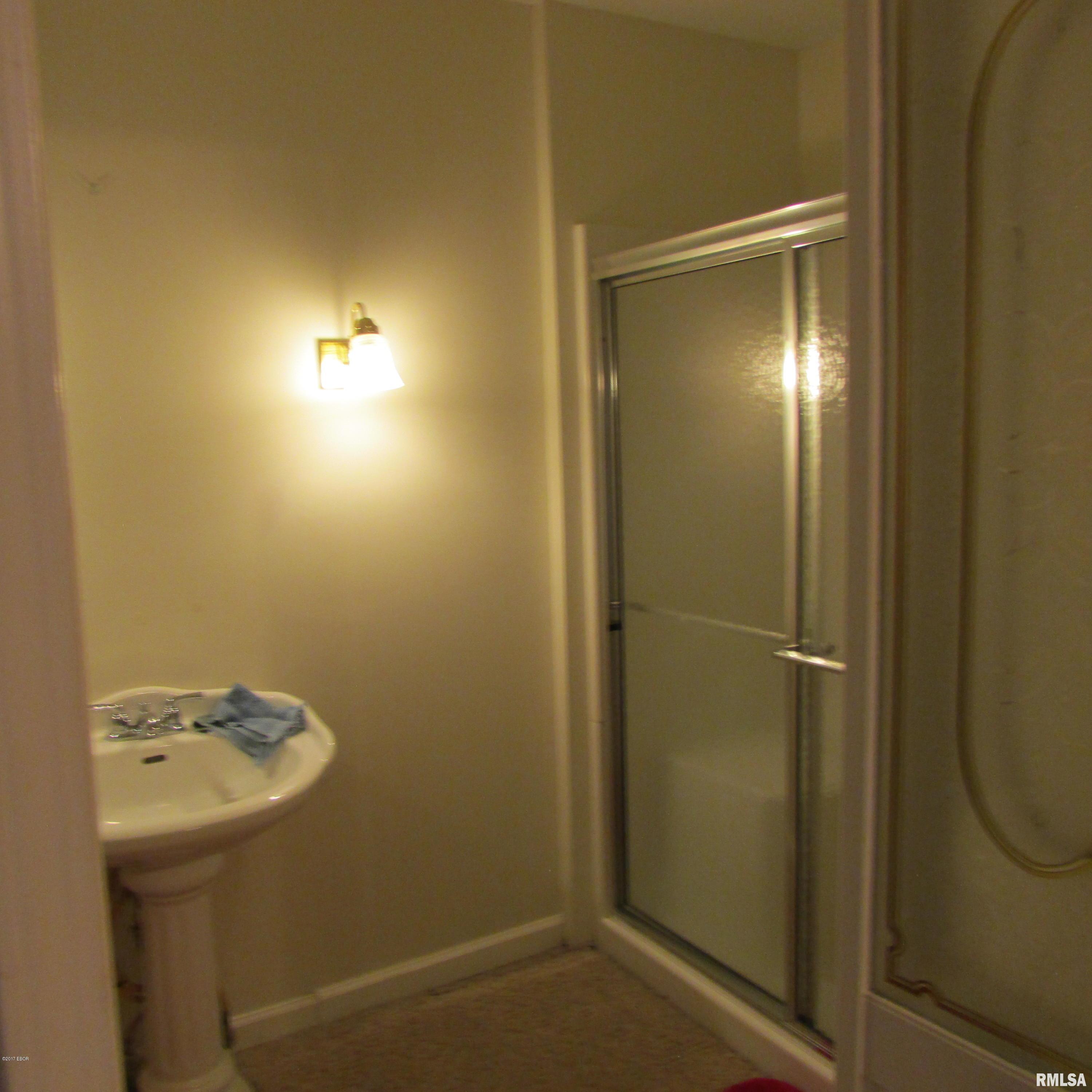 416 Bixler Road Eldorado, IL 62930 - Photo 5 of 39 Gallery Image 5