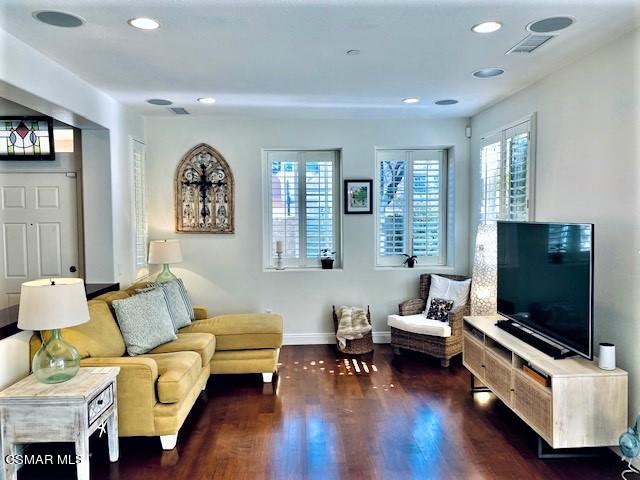 4120 Paredo Way, Unit E Simi Valley, CA 93063 - Photo 2 of 14 Paredo -living rm