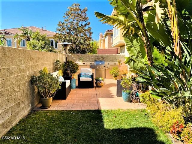 4120 Paredo Way, Unit E Simi Valley, CA 93063 - Photo 13 of 14 Paredo - yard-patio