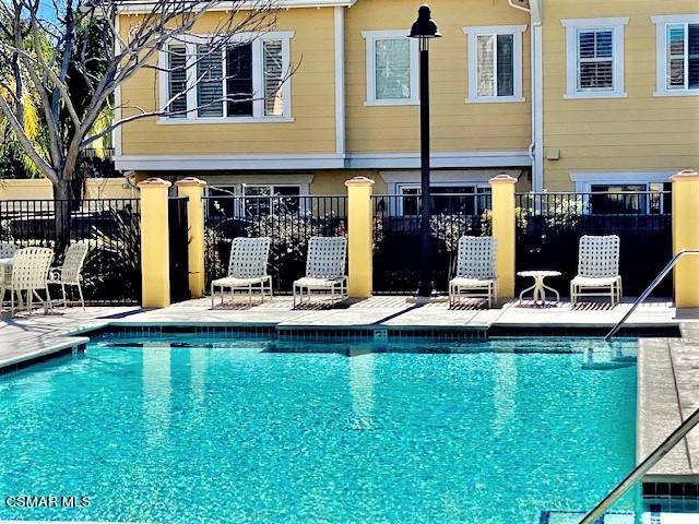 4120 Paredo Way, Unit E Simi Valley, CA 93063 - Photo 14 of 14 Paredo -pool