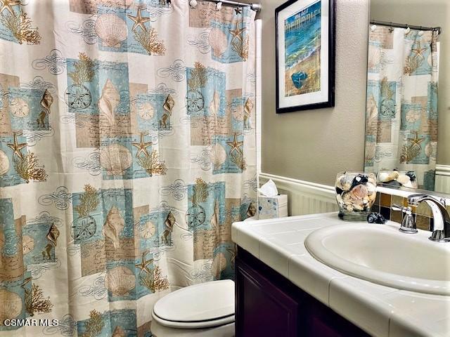 4120 Paredo Way, Unit E Simi Valley, CA 93063 - Photo 10 of 14 Paredo - bathrm 1