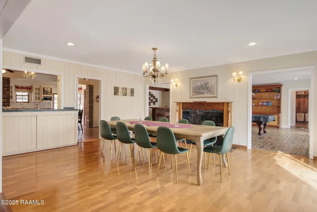 $3,595 | 121 Beverly Drive, Lafayette, LA 70503