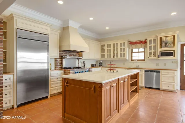 $3,595 | 121 Beverly Drive, Lafayette, LA 70503