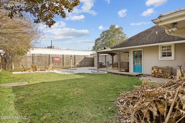 $3,595 | 121 Beverly Drive, Lafayette, LA 70503