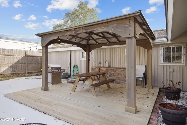 $3,595 | 121 Beverly Drive, Lafayette, LA 70503