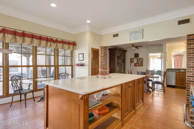 $3,595 | 121 Beverly Drive, Lafayette, LA 70503