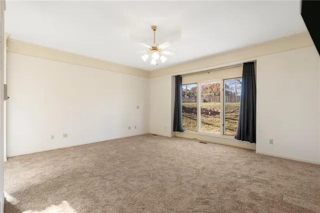 $535,000 | 5826 Oakview, Shawnee, KS 66216