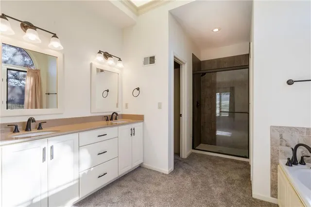 $535,000 | 5826 Oakview, Shawnee, KS 66216