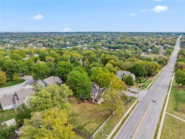 $535,000 | 5826 Oakview, Shawnee, KS 66216