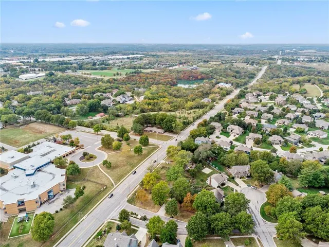 $535,000 | 5826 Oakview, Shawnee, KS 66216