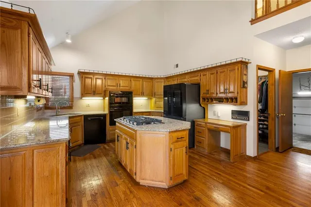 $535,000 | 5826 Oakview, Shawnee, KS 66216