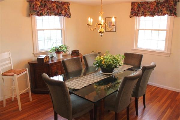 17 Meridian Road Wenham, MA 01984 - Photo 4 of 22 Gallery Image 4