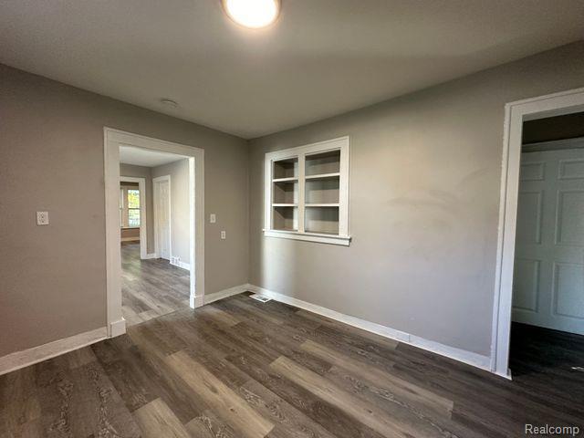 8426 Dale Center Line, MI 48015 - Photo 13 of 34 Gallery Image 13