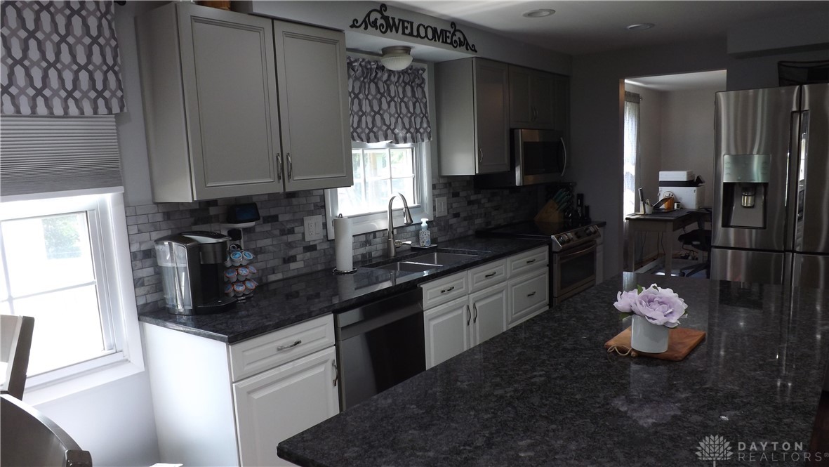 4138 Silver Oak Street Riverside, OH 45424 - Photo 11 of 54