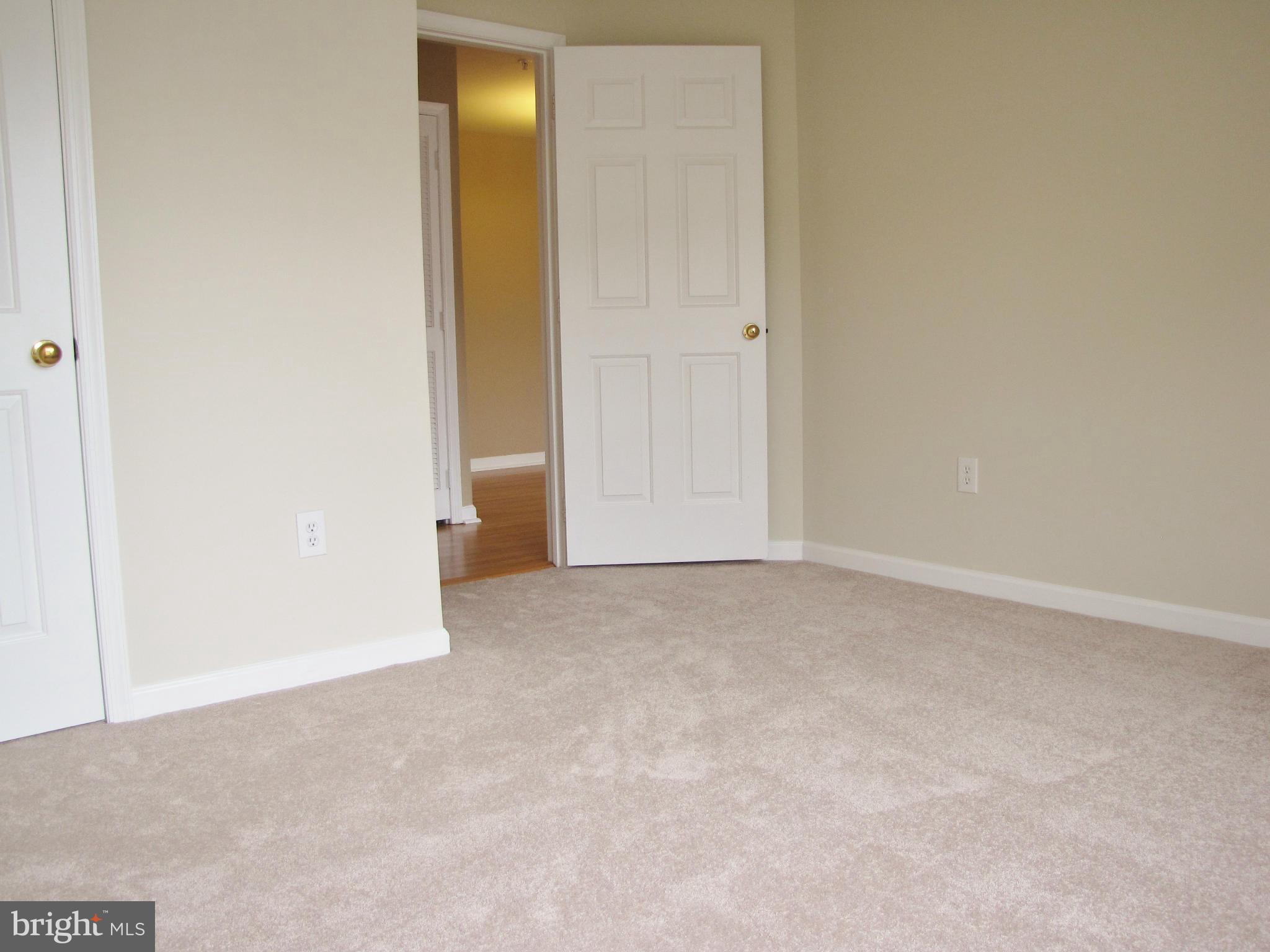 635 Constellation Square Southeast, Unit E Leesburg, VA 20175 - Photo 12 of 20 a view of an empty room