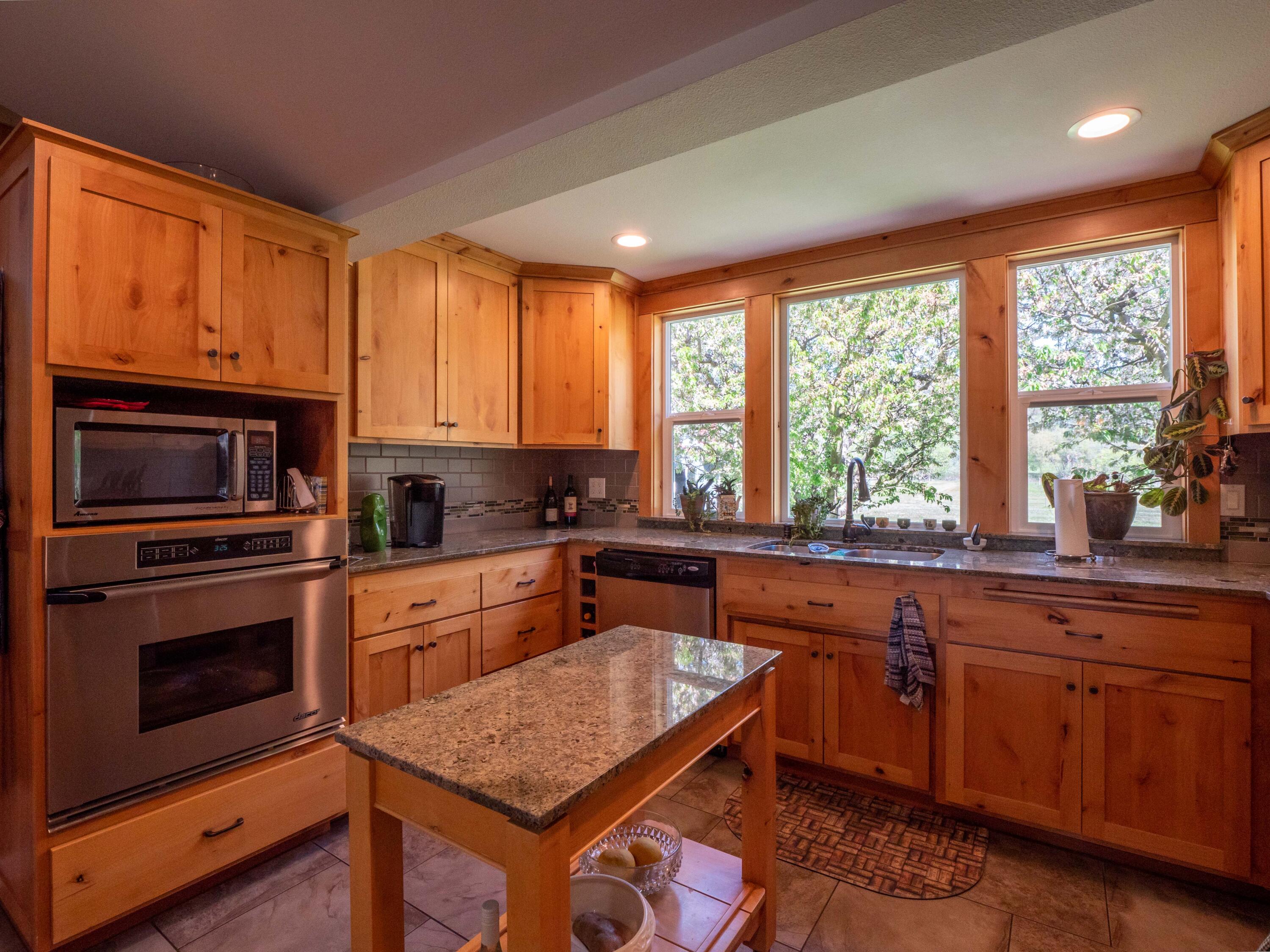 344 Hooten Road Winston, OR 97496 - Photo 4 of 44 7