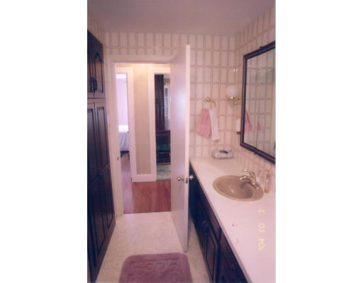 33 Sutherland Road North Attleboro, MA 02760 - Photo 5 of 14 Gallery Image 5