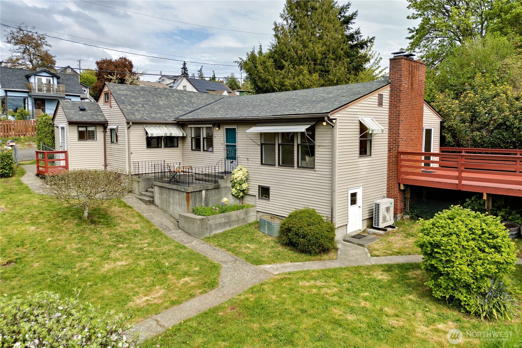 1408 Winfield Avenue Bremerton, WA 98310 - Photo 3 of 34