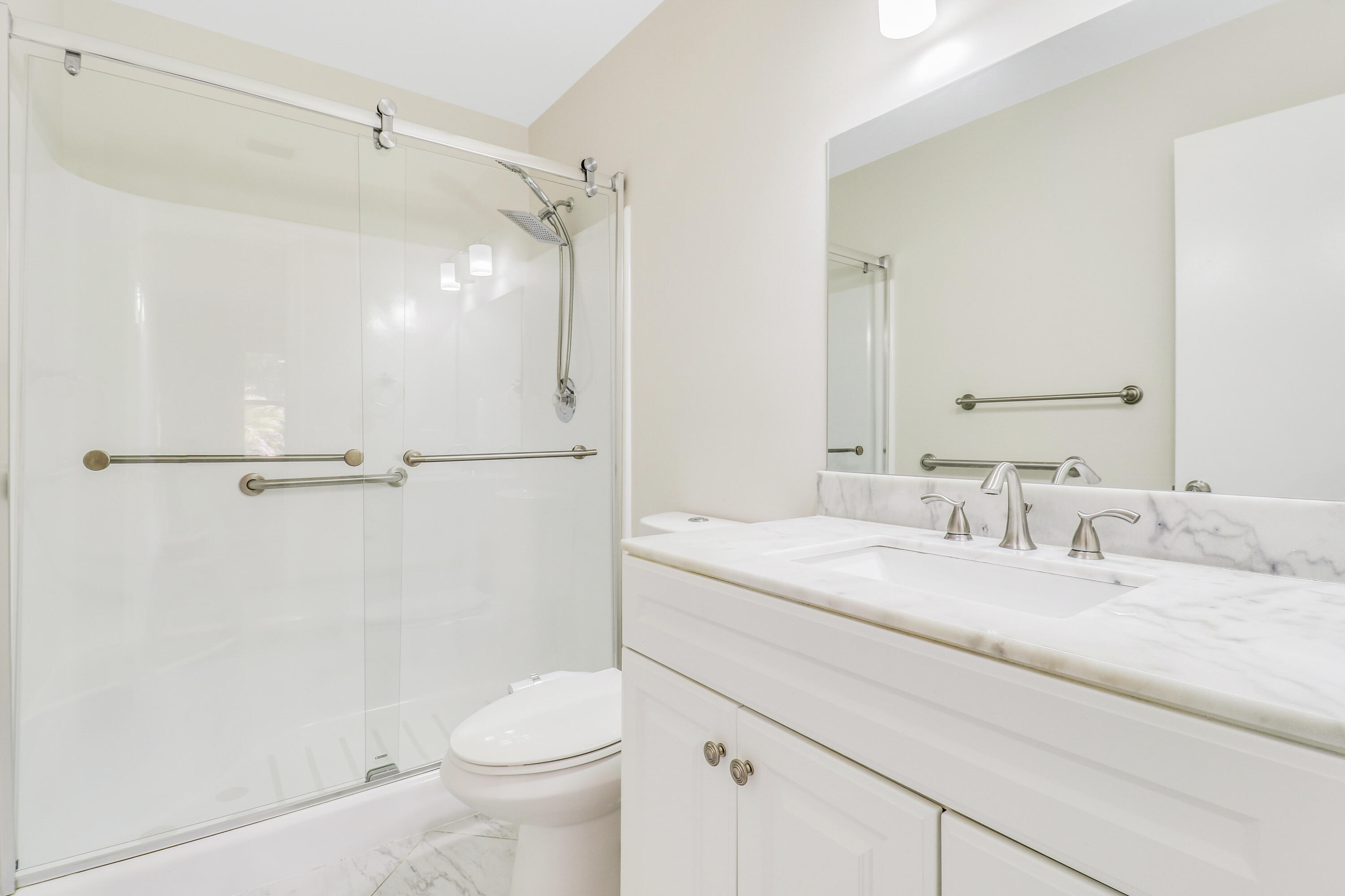 6252 Walk Circle Boca Raton, FL 33433 - Photo 16 of 41 Master Bathroom
