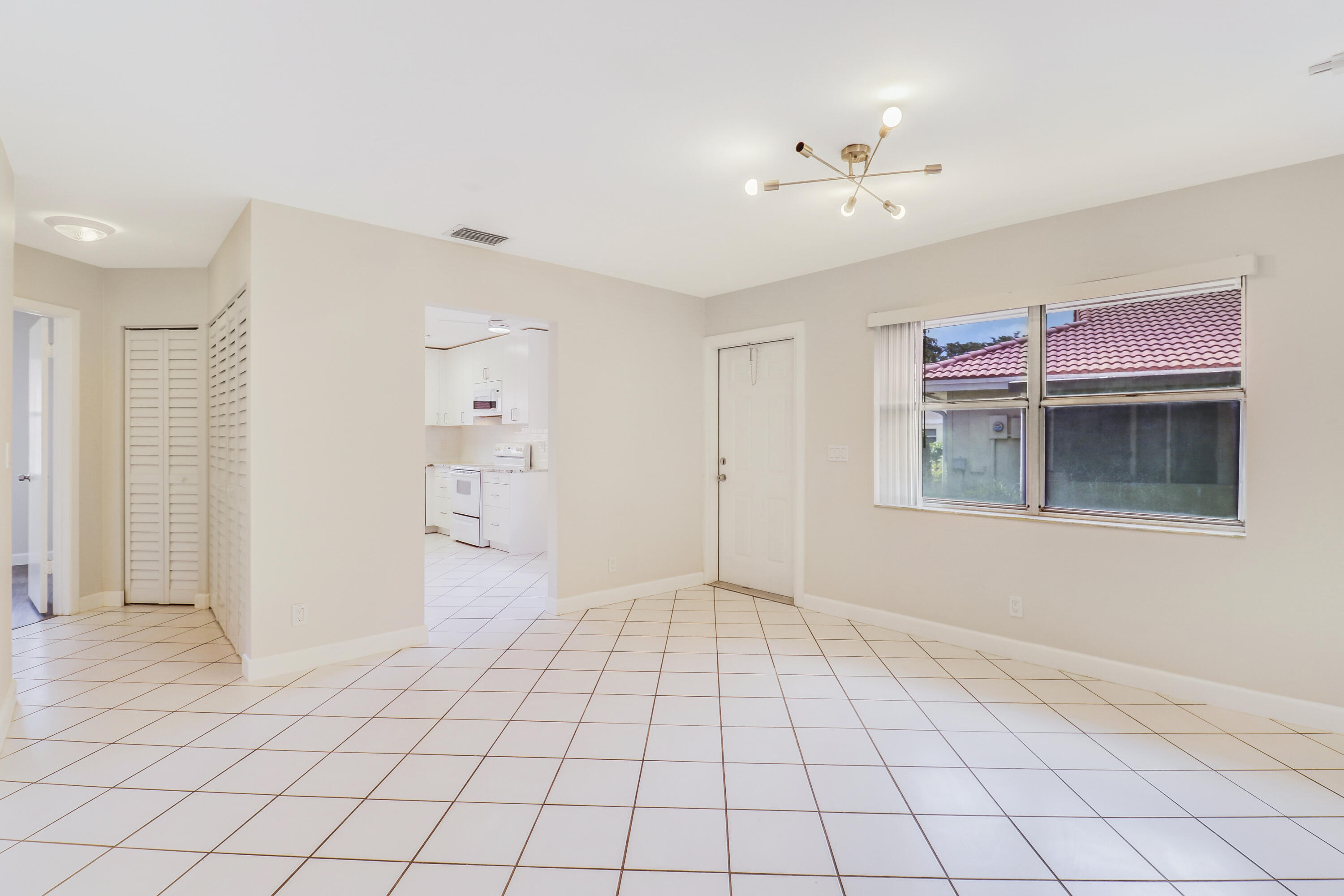 6252 Walk Circle Boca Raton, FL 33433 - Photo 6 of 41 Living/ Dining