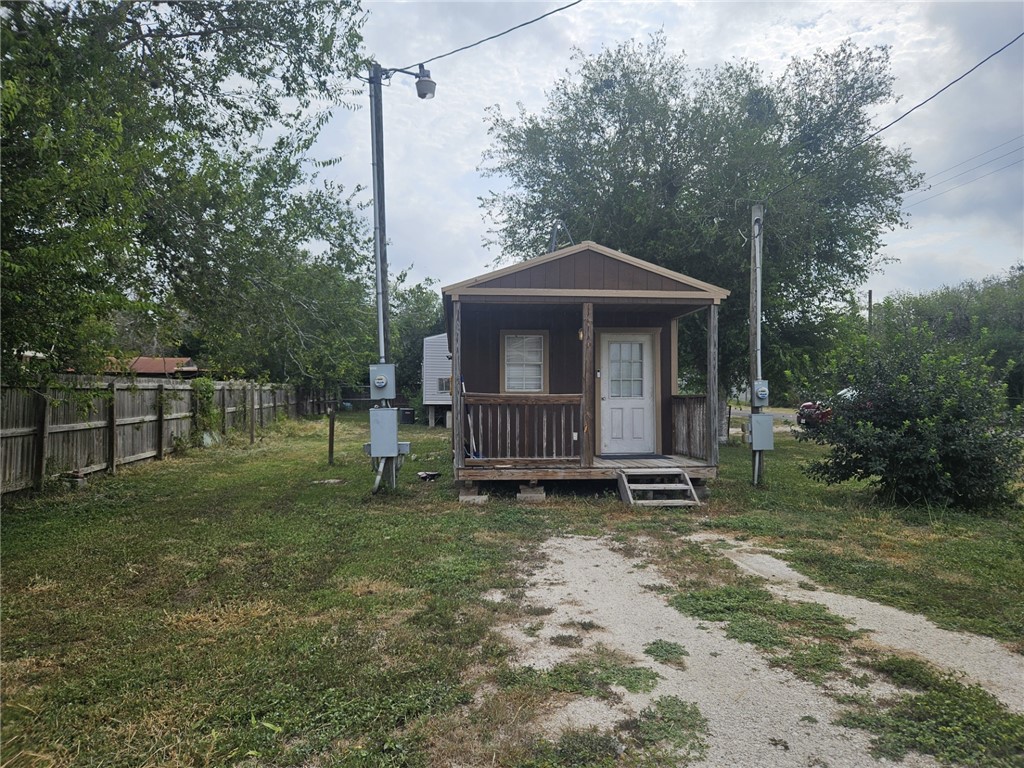 421 Walton Street Pettus, TX 78146 - Photo 15 of 19