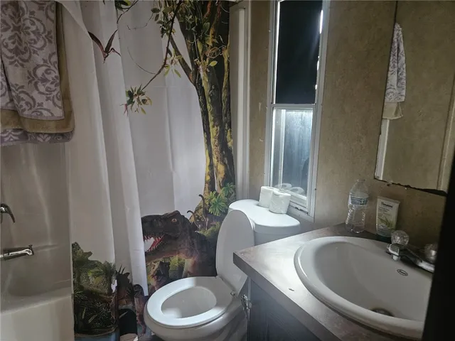 $128,500 | 421 Walton Street, Pettus, TX 78146