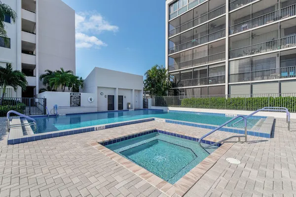 $3,750 | 11370 12 Oaks Way, Unit 614, North Palm Beach, FL 33408