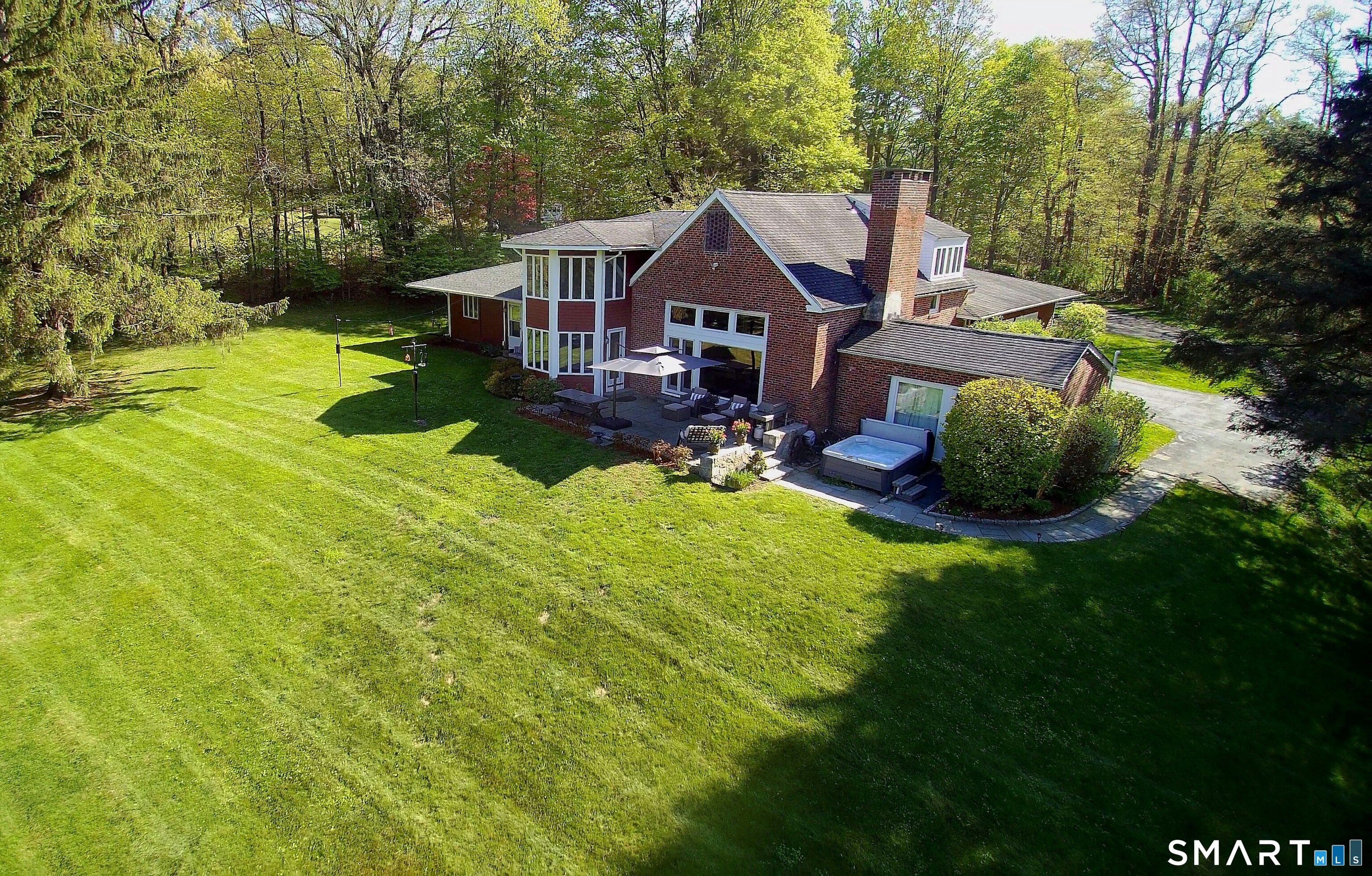 68 Bloomer Road Ridgefield, CT 06877 - Photo 3 of 40