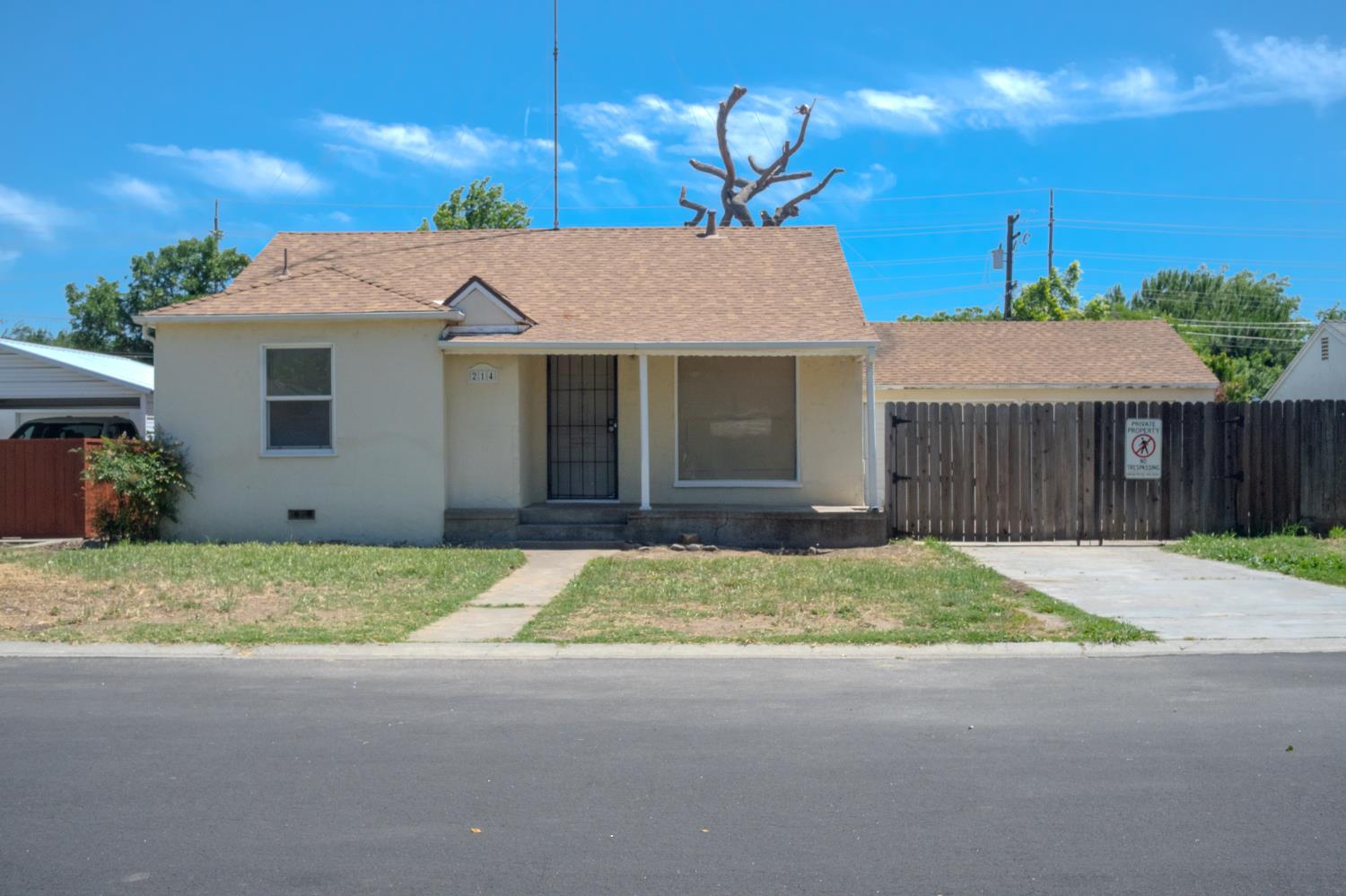 214 Ferguson Avenue Modesto, CA 95354 - Photo 14 of 14 a house with a outdoor space