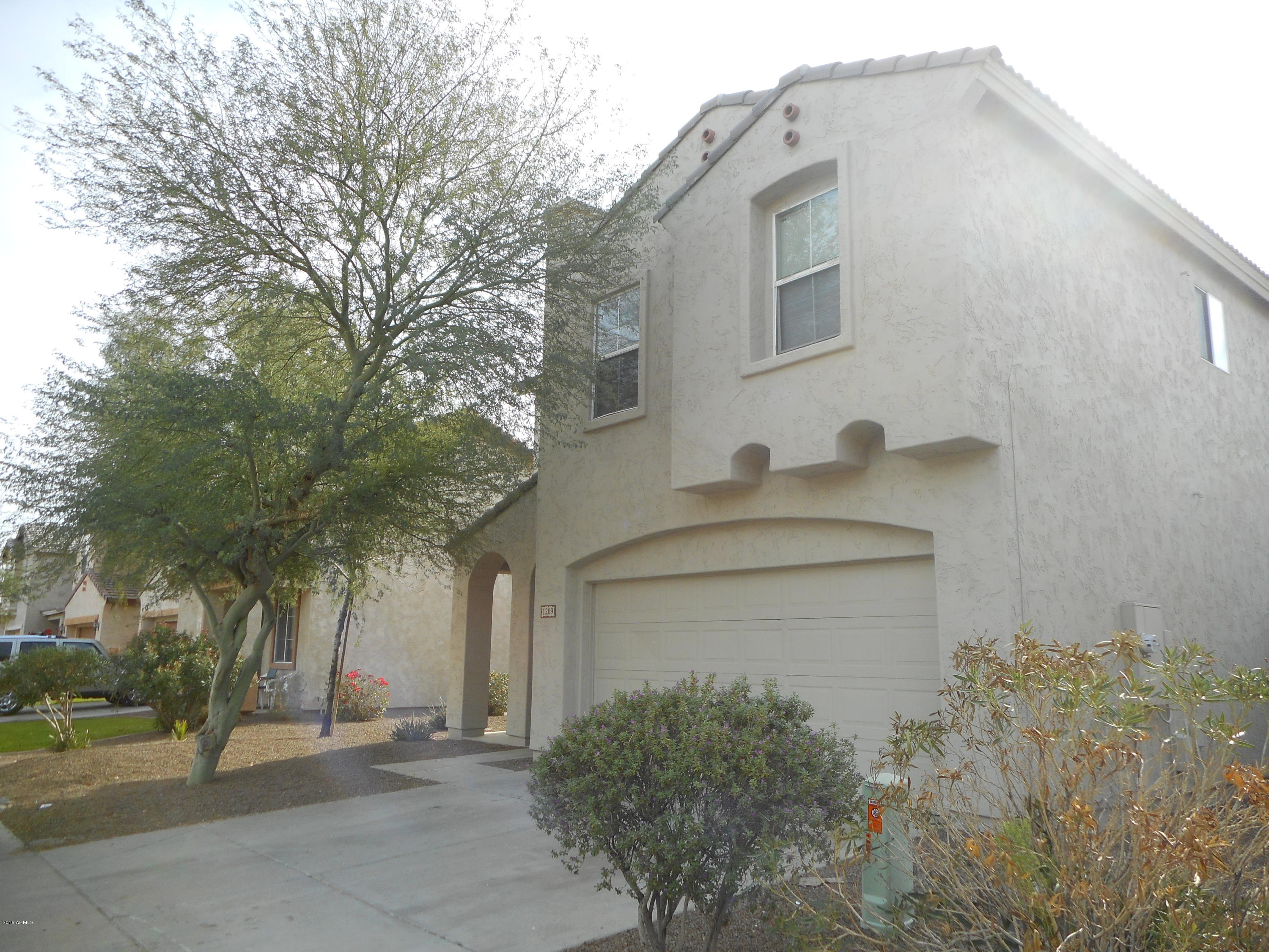 1209 Grenadine Road Phoenix, AZ 85040 - Photo 1 of 18 016