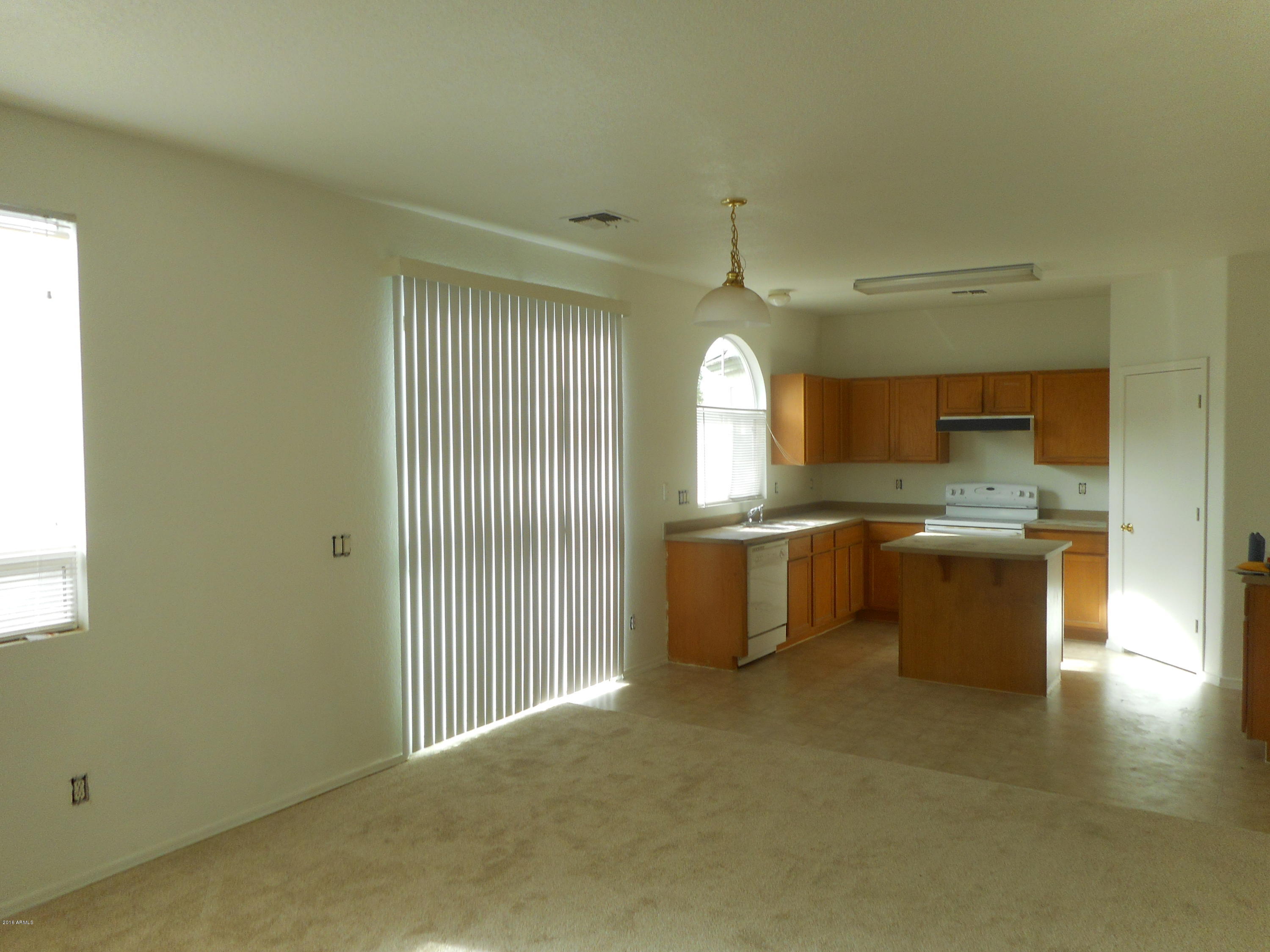 1209 Grenadine Road Phoenix, AZ 85040 - Photo 4 of 18 003