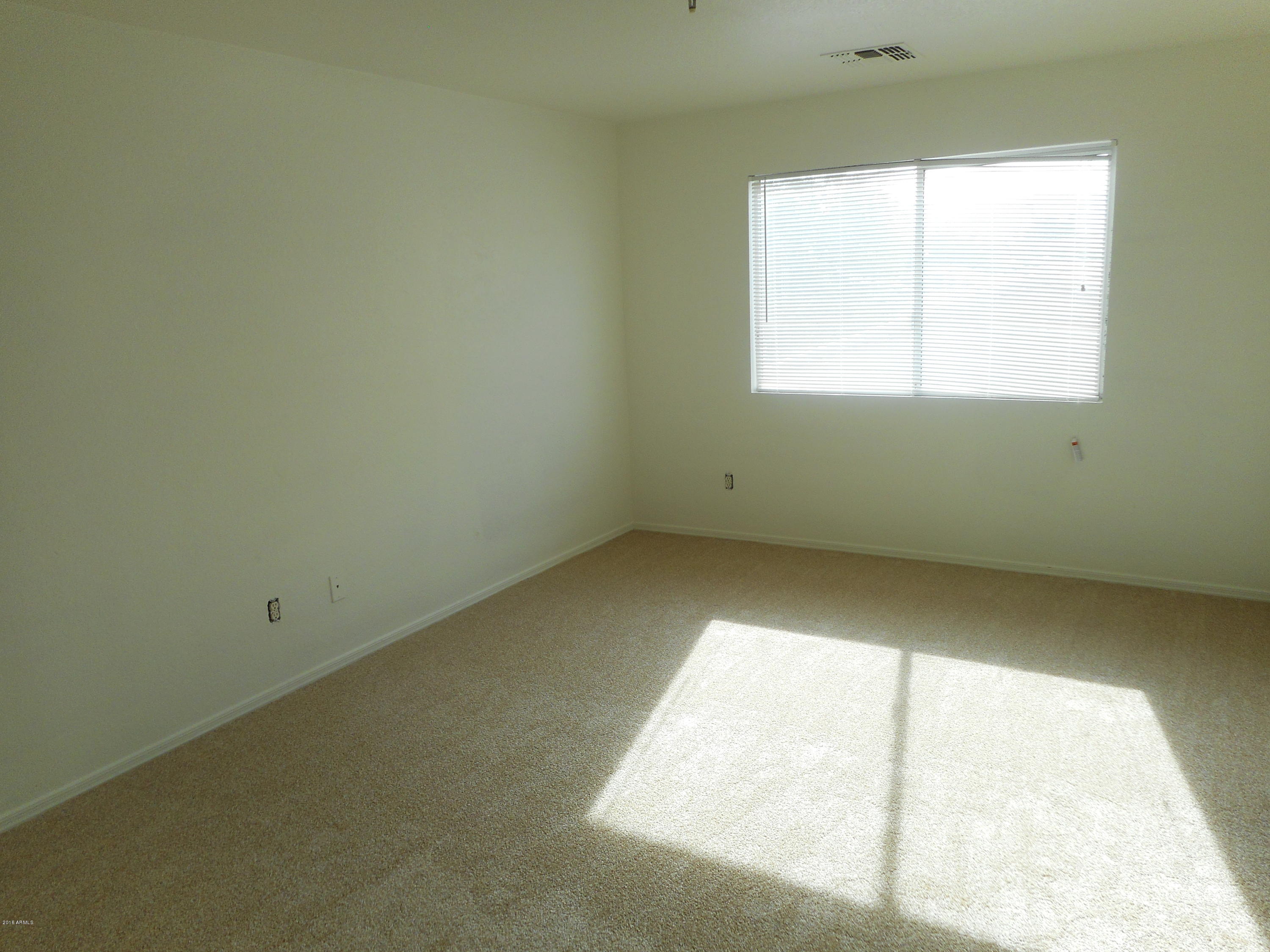 1209 Grenadine Road Phoenix, AZ 85040 - Photo 10 of 18 008