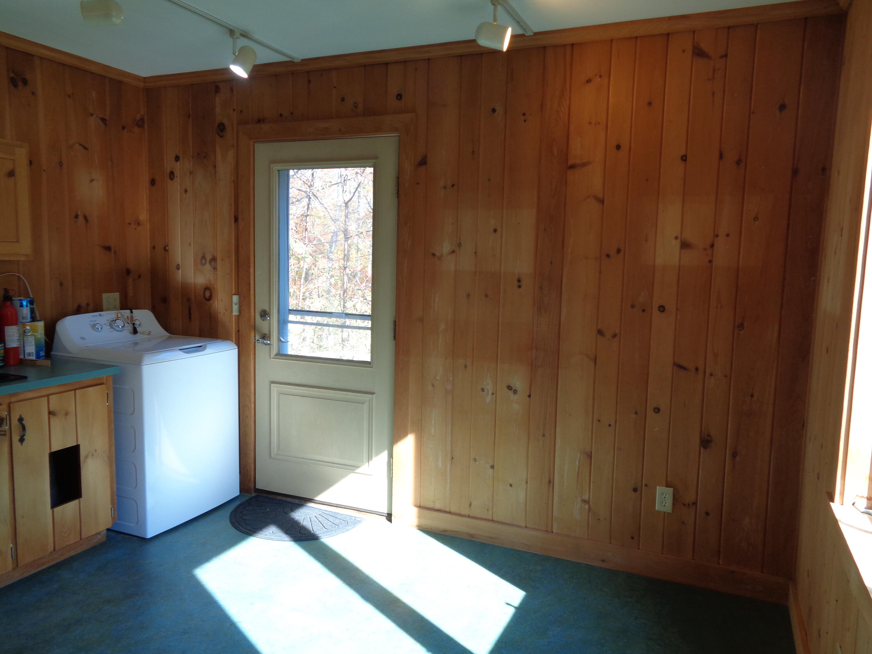 1181 Happytown Road Ellsworth, ME 04605 - Photo 18 of 56 Workroom