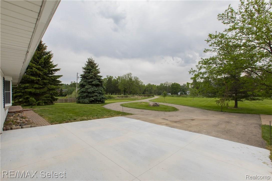 2568 Vandekarr Road Owosso, MI 48867 - Photo 8 of 48 2568 Vandecarr Rd-107.jpg