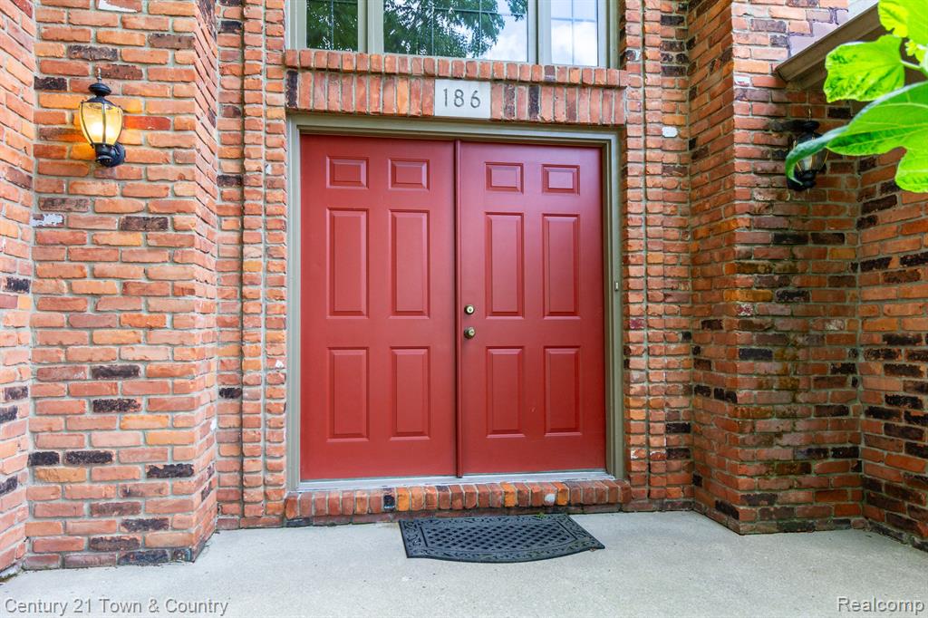 186 Windrift Rochester Hills, MI 48307 - Photo 4 of 46